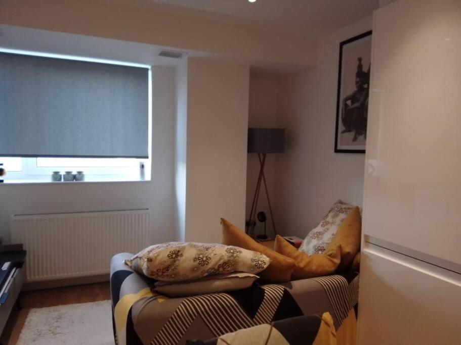 Whole Apartment 5 Mins To East Croydon & Concierge ลอนดอน ภายนอก รูปภาพ