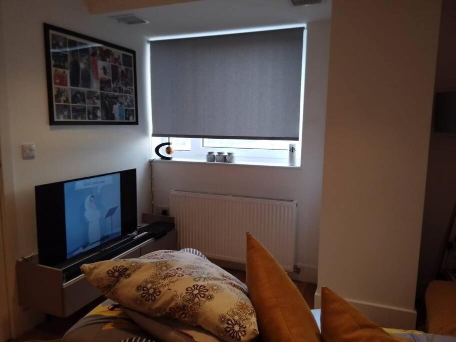 Whole Apartment 5 Mins To East Croydon & Concierge ลอนดอน ภายนอก รูปภาพ