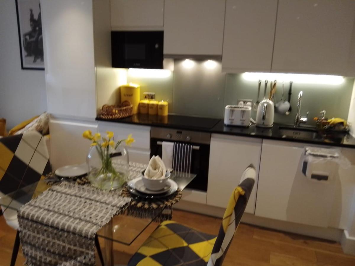 Whole Apartment 5 Mins To East Croydon & Concierge ลอนดอน ภายนอก รูปภาพ